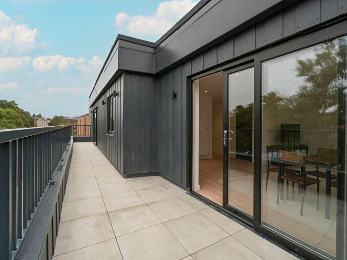 2 Bedroom Flat To Rent In Balcarres Street, Morningside, Edinburgh, EH10