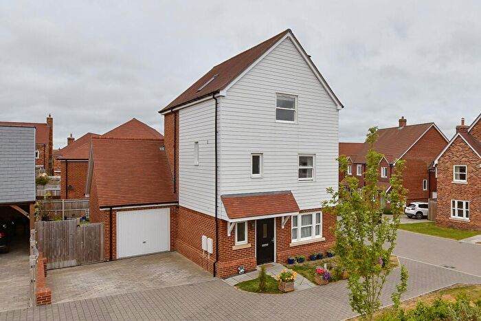 4 Bedroom Detached House For Sale In Birch Road, Littlebourne, Canterbury, Kent, CT3