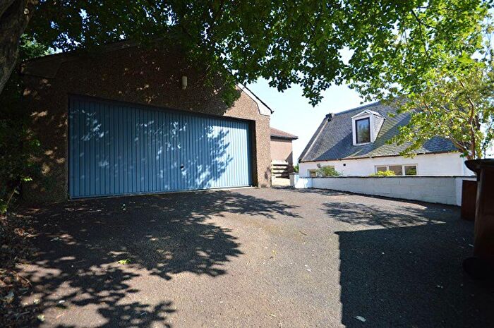 2 Bedroom Detached House For Sale In Carnock Road, Gowkhall, KY12