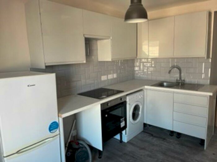4 Bedroom Flat To Rent In Cheltenham Road, Bristol, BS6