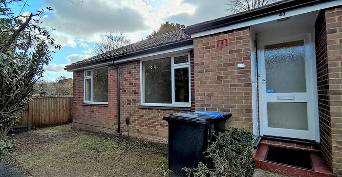 3 Bedroom Bungalow To Rent In Kenton Way, Woking, Surrey, GU21