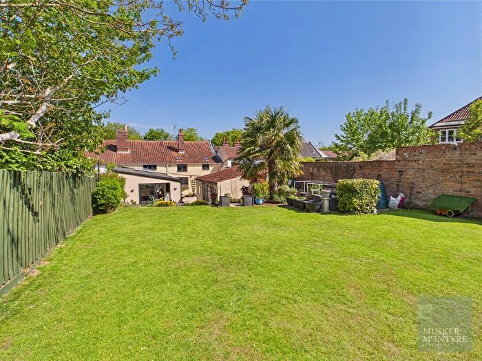 4 Bedroom Town House For Sale In High Street, Loddon, NR14