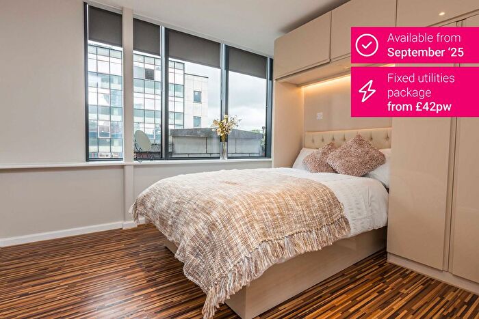 2 Bedroom Flat To Rent In Princess Street, Manchester, M1