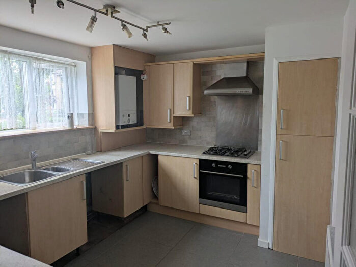 2 Bedroom Flat To Rent In Fairfield Court, Fairfield Road, Woodford Green, Essex, IG8