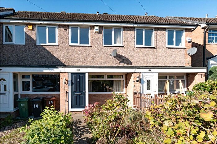 2 Bedroom Town House For Sale In Woodlea Road, Yeadon, Leeds, West Yorkshire, LS19