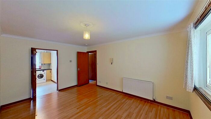 2 Bedroom Flat To Rent In Boat Green, Edinburgh, EH3