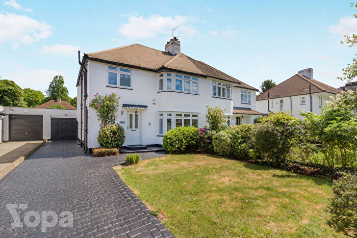 3 Bedroom Semi-Detached House For Sale In The Grove, Sidcup, DA14