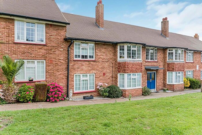 2 Bedroom Maisonette For Sale In Perry Street Gardens, Chislehurst, BR7