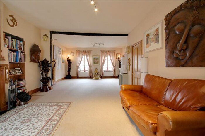 4 Bedroom House For Sale In Chertsey, Surrey, KT16
