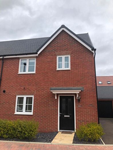 3 Bedroom House To Rent In Cameron Crescent, MK40