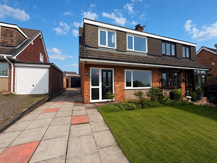 3 Bedroom Semi-Detached House For Sale In Tennyson Avenue, Dukinfield, SK16