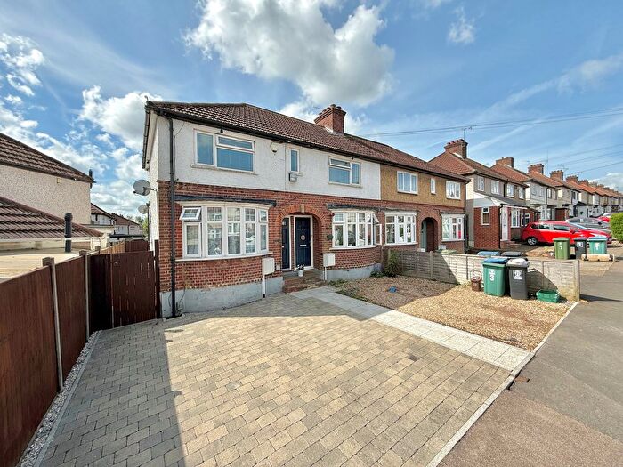 2 Bedroom Maisonette To Rent In Berry Avenue, Watford, WD24