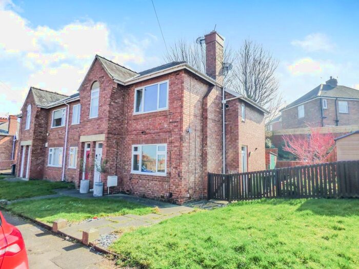 3 Bedroom Flat To Rent In Oak Avenue, Dunston, Gateshead, Tyne And Wear, NE11