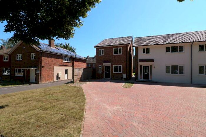 3 Bedroom Semi-Detached House To Rent In Queen Elizabeth Square, ME15