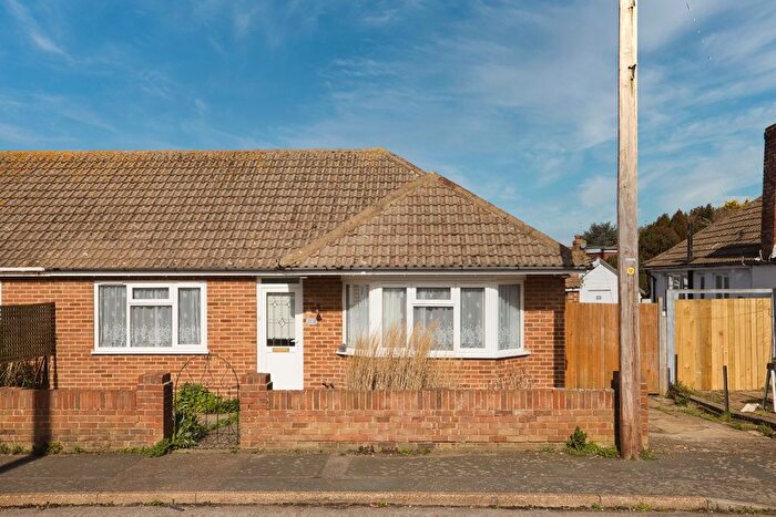 2 Bedroom Bungalow For Sale In Sandwood Road, Ramsgate, Kent, CT11