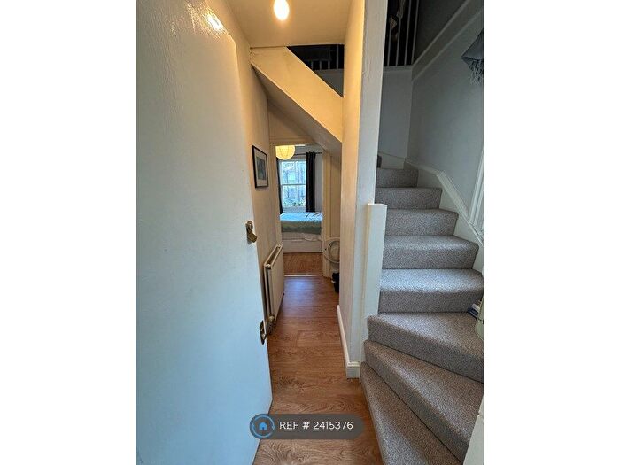 1 Bedroom Flat To Rent In Whittingstall Road, London, SW6