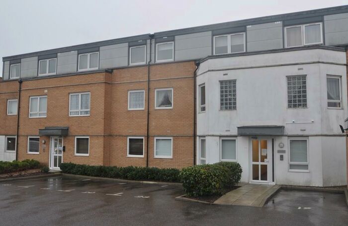 2 Bedroom Flat To Rent In Rayleigh Road, Leigh-on-Sea, SS9