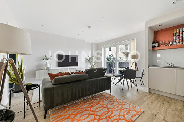 1 Bedroom Flat To Rent In Wray Avenue, Silvertown, London, E16