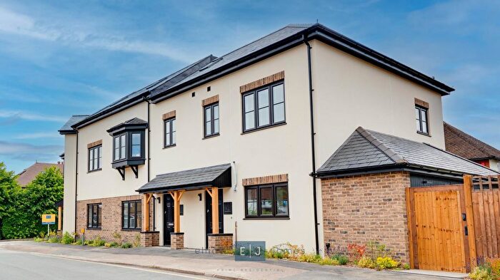 2 Bedroom Flat To Rent In Freya Lodge, Loughton, IG10