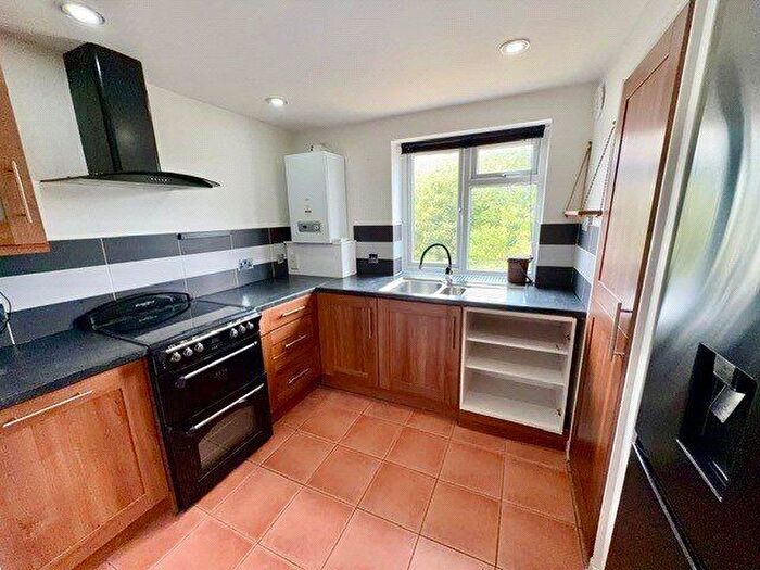 3 Bedroom Flat To Rent In Winchfield Close, Southampton, Hampshire, SO19