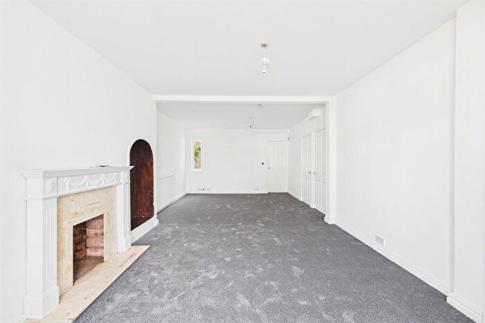 3 Bedroom End Of Terrace House To Rent In Pembrook Road, Holbrooks, Coventry, CV6