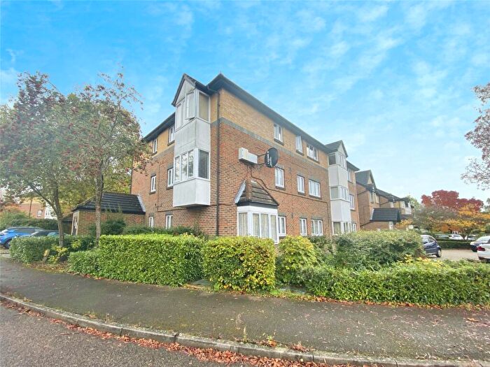 1 Bedroom Flat To Rent In Cotswold Way, Worcester Park, Surrey, KT4