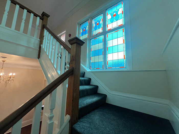 4 Bedroom Semi-Detached House For Sale In Thorne Road, Doncaster, DN1