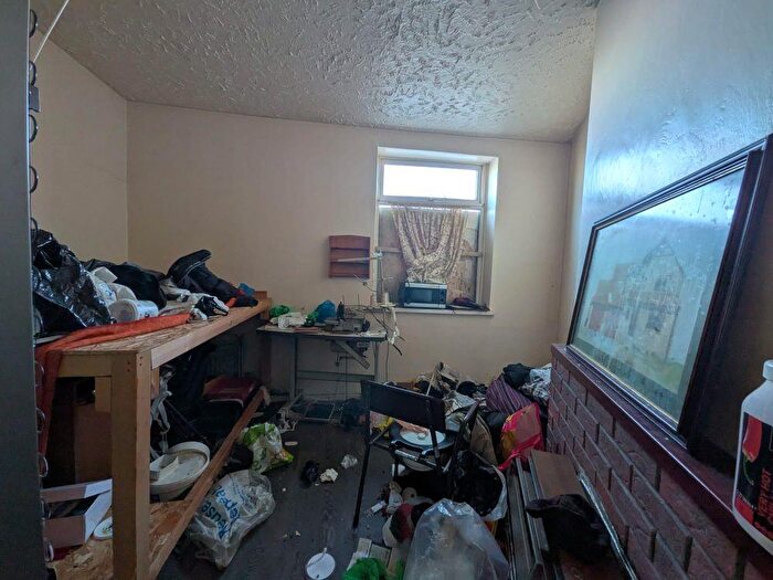 2 Bedroom End Of Terrace House For Sale In , Arctic Parade Bradford, BD7