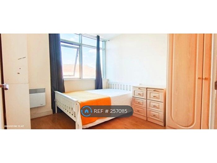 2 Bedroom Flat To Rent In Gerry Raffles Square, London, E15