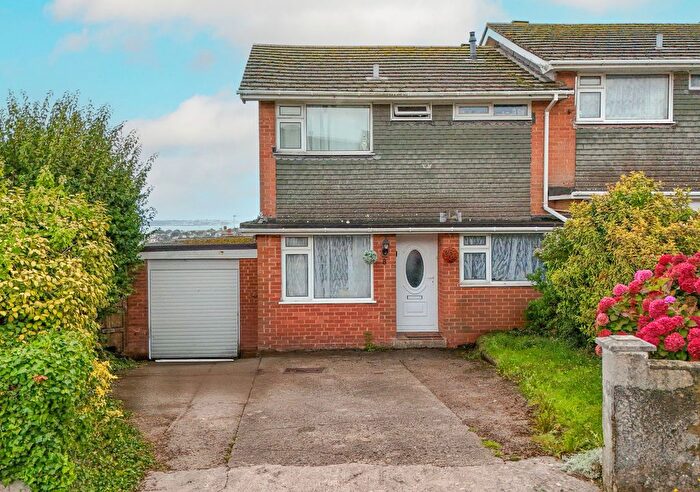 4 Bedroom End Of Terrace House For Sale In Rosemary Gardens, Paignton, TQ3