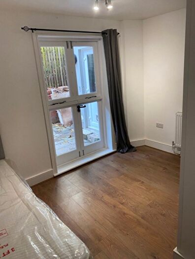 1 Bedroom Studio To Rent In Richmond Road, London, E8