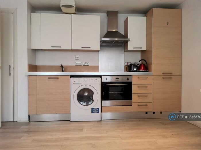 2 Bedroom Flat To Rent In Base, Sheffield, S1