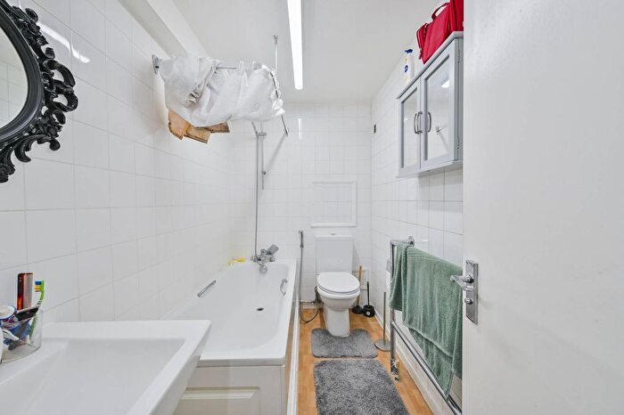 1 Bedroom Flat To Rent In Kendal Street, Hyde Park Estate, London, W2