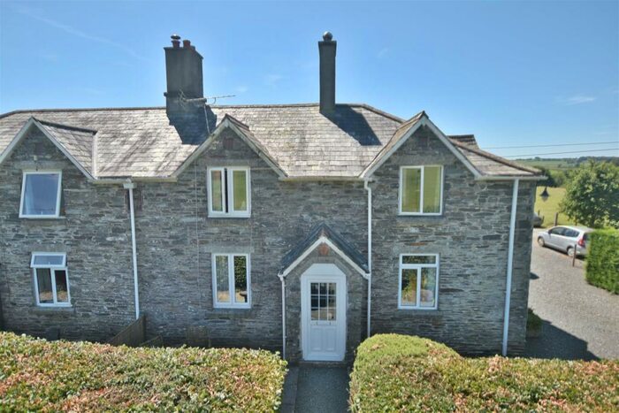 3 Bedroom Terraced House For Sale In Mill Hill Lane, Tavistock, PL19