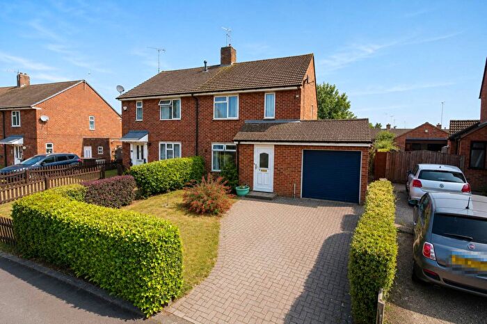 3 Bedroom Semi-Detached House For Sale In Churchill Avenue, Aylesbury, HP21