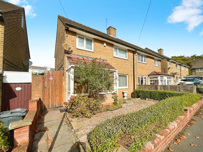 3 Bedroom Semi-Detached House For Sale In Beeches Road, Birmingham, B42