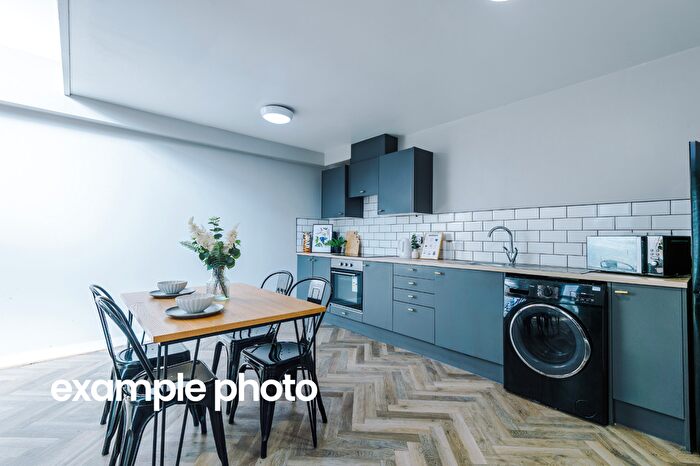 2 Bedroom Property To Rent In Flat, Mayfair Court, Manchester, M14