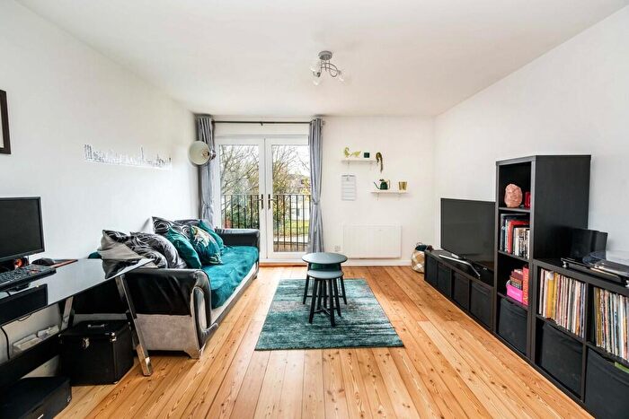 1 Bedroom Apartment To Rent In Havil Street, London, SE5