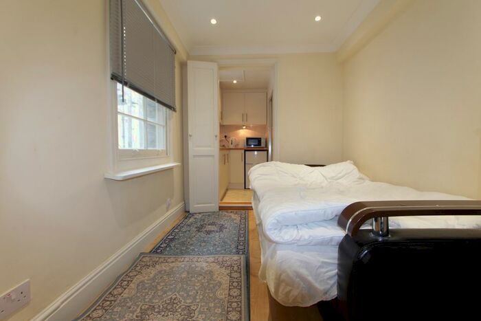 Studio To Rent In Edgware Road, London, W2