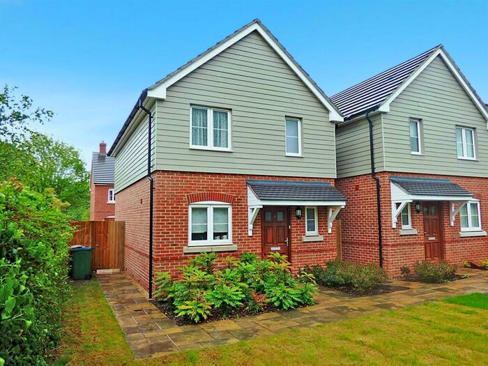 3 Bedroom Detached House To Rent In Station Road, East Preston, BN16