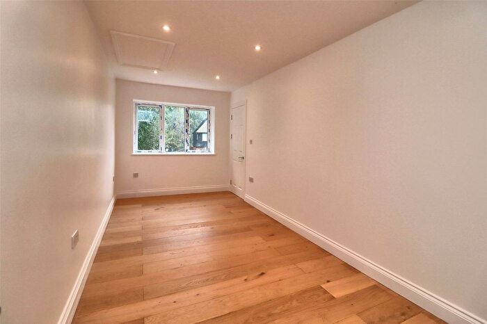 4 Bedroom Semi-Detached House For Sale In Woking, Surrey, GU21