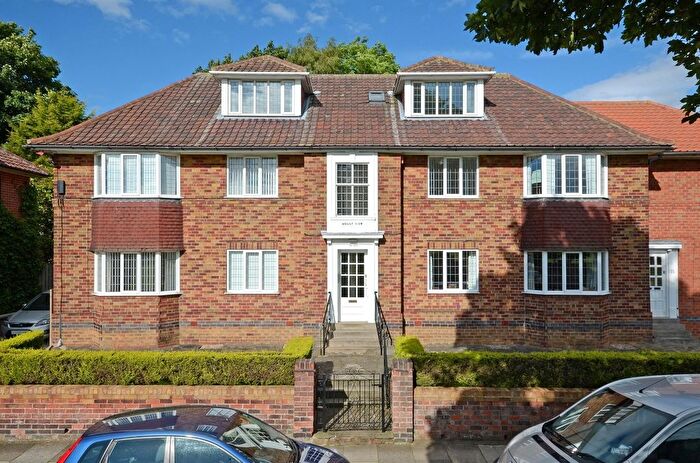 2 Bedroom Flat To Rent In Albemarle Road, South Bank, York, YO23