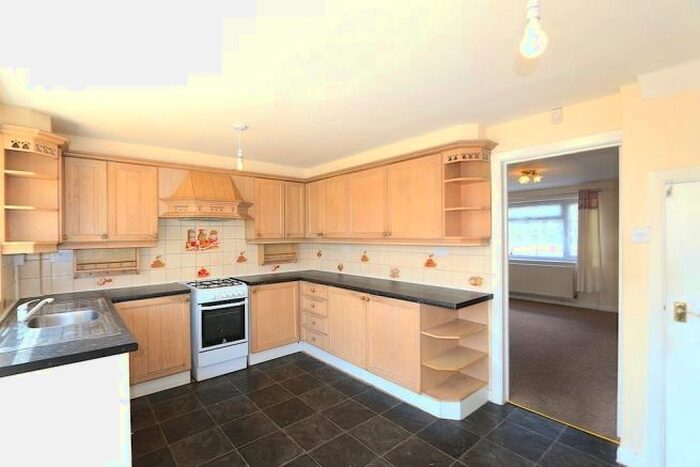 3 Bedroom Semi-Detached House To Rent In Melton Road, Belgrave, Leicester LE4