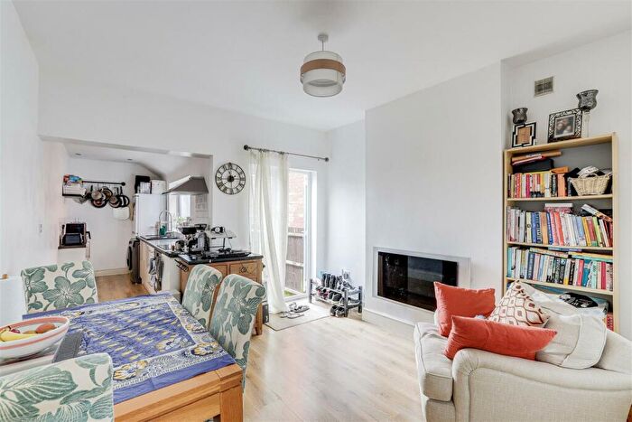 3 Bedroom End Of Terrace House For Sale In Broomhill Road, Bulwell, Nottinghamshire, NG6