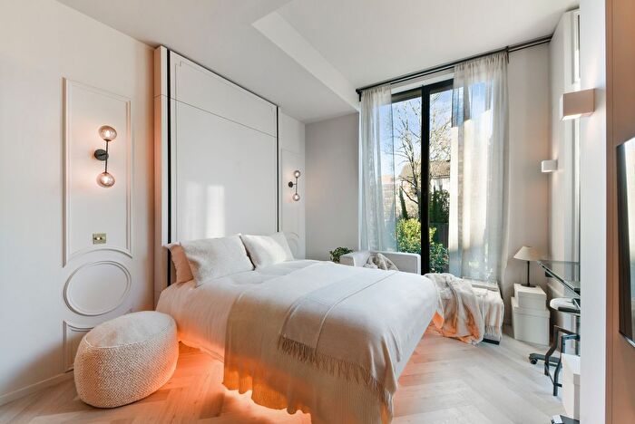 Studio To Rent In Willesden Lane, London, NW2