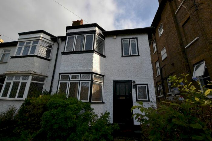 3 Bedroom Semi-Detached House To Rent In St. Peters Road, Croydon, CR0