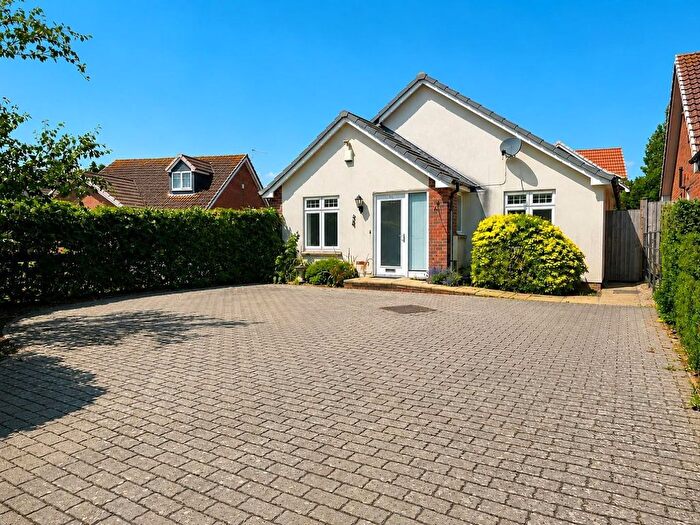 3 Bedroom Detached Bungalow To Rent In Elstub Lane, Cam, GL11