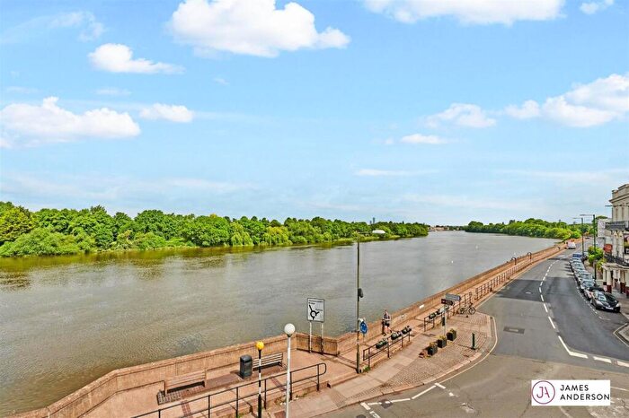 2 Bedroom Flat To Rent In Barnes High Street, Barnes, SW13