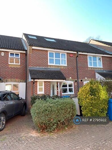 3 Bedroom Terraced House To Rent In Abbotswood Road, London, SE22