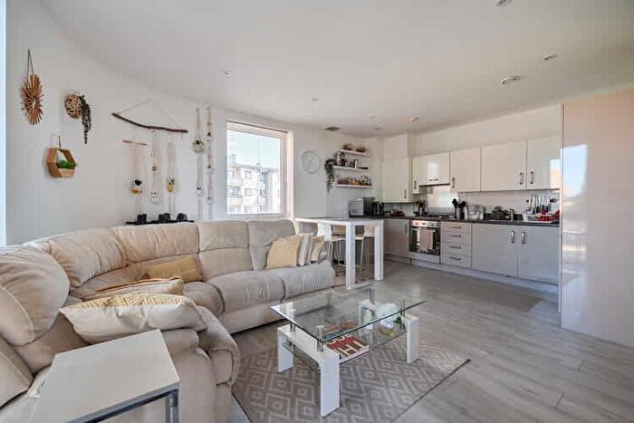 2 Bedroom Flat For Sale In Shrewsbury Road, Brent, London, NW10